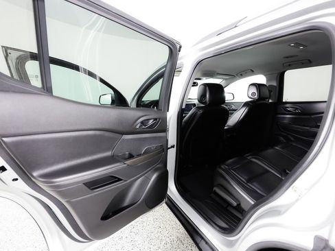Used 2019 GMC Acadia SLT FWD image 16
