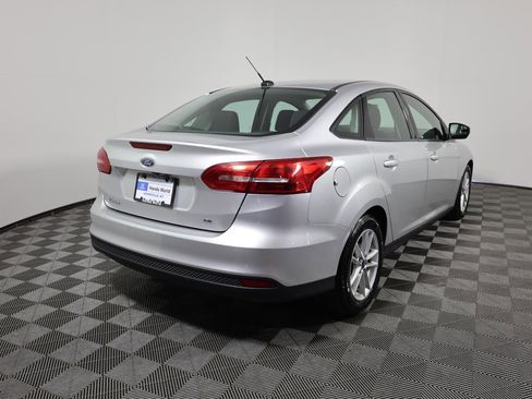 Used 2017 Ford Focus SE FWD image 5