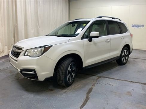Used 2018 Subaru Forester 2.5i Premium w/ All-Weather Package image 7