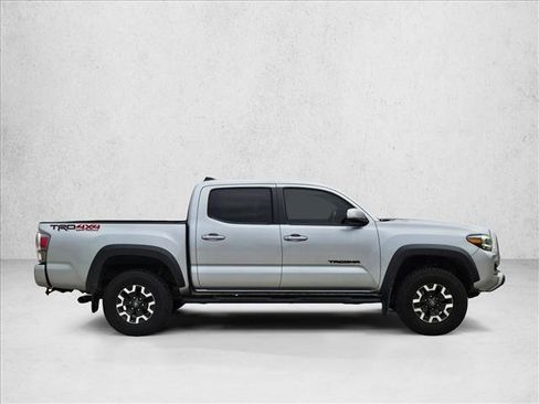 Used 2022 Toyota Tacoma TRD Off-Road w/ Technology Package AWD/4WD image 4