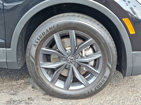 Used 2022 Volkswagen Tiguan SE image 8