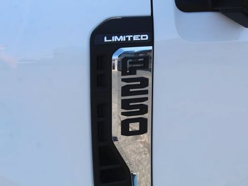 Used 2024 Ford F250 Limited AWD/4WD image 14