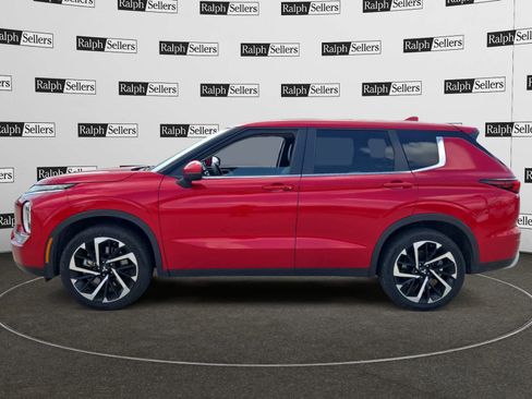 Used 2024 Mitsubishi Outlander SE image 3