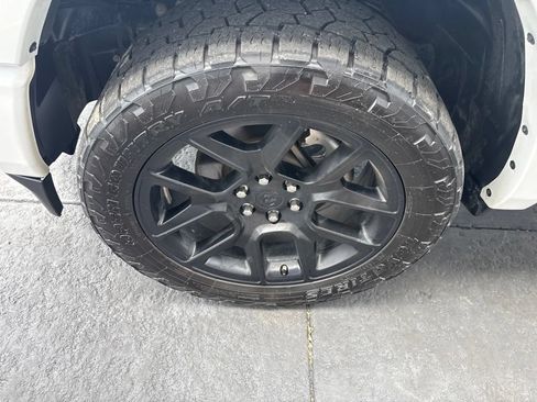 Used 2022 RAM 1500 Laramie AWD/4WD image 8
