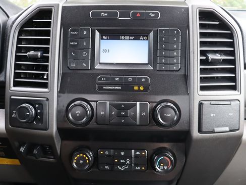 Used 2020 Ford F250 XL w/ Power Equipment Group AWD/4WD image 32