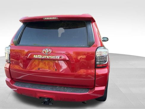 Used 2021 Toyota 4Runner SR5 AWD/4WD image 14