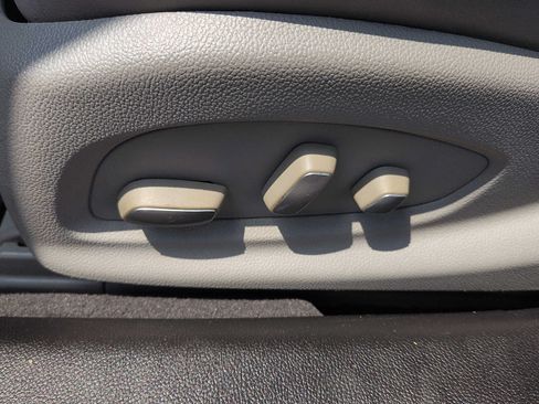 Used 2013 Cadillac XTS Premium FWD image 14