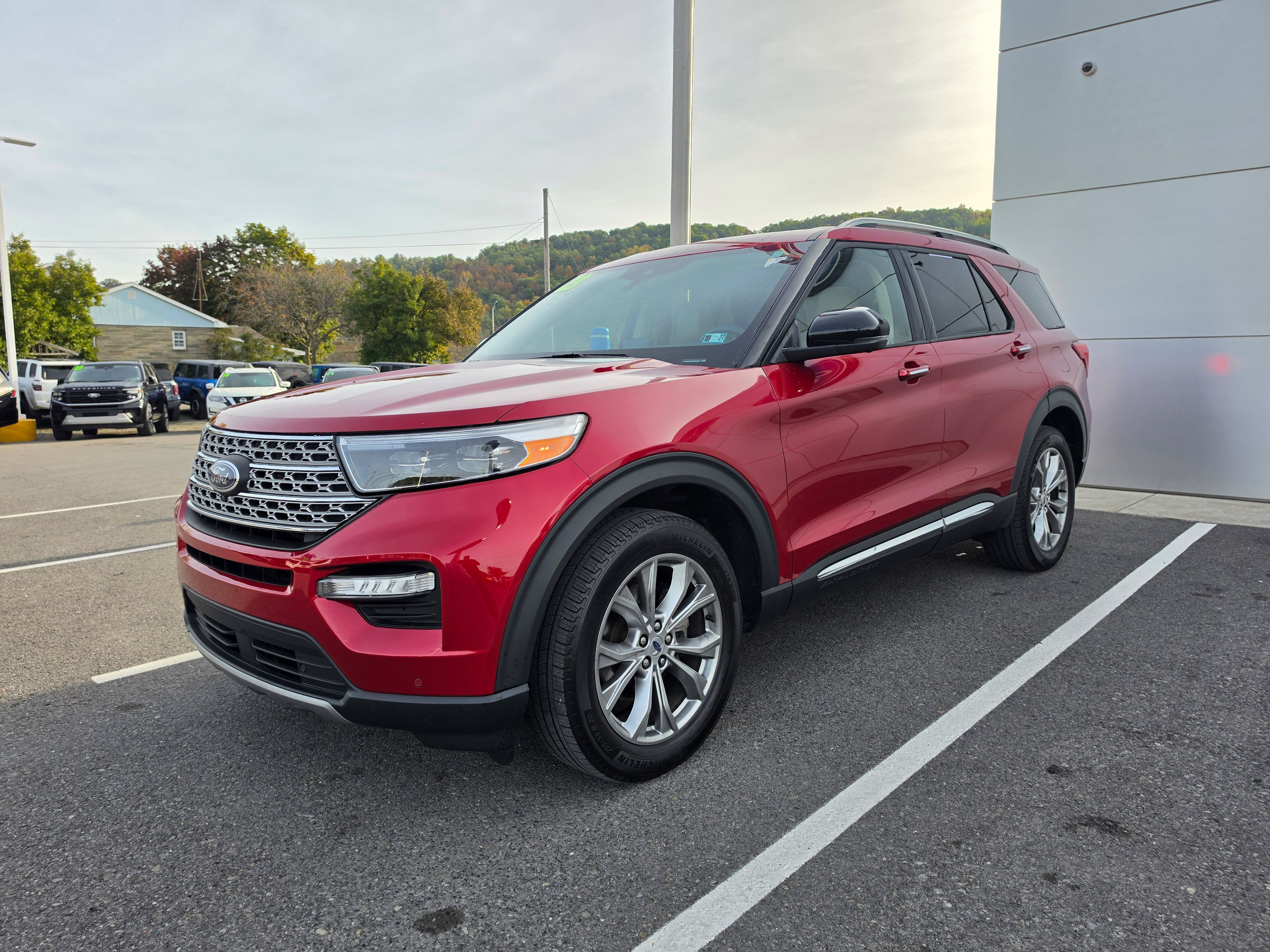 Used 2023 Ford Explorer Limited w/ Limited Technology Package AWD/4WD image 8