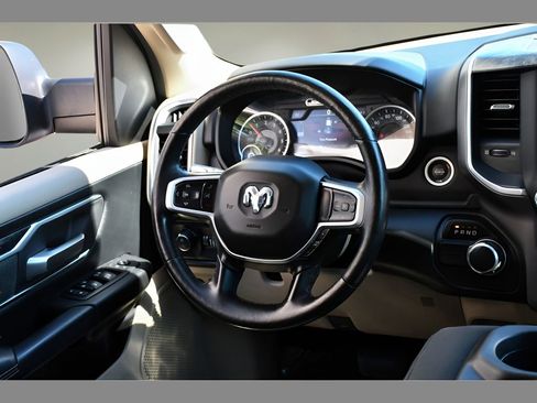 Used 2019 RAM 1500 Big Horn RWD image 16