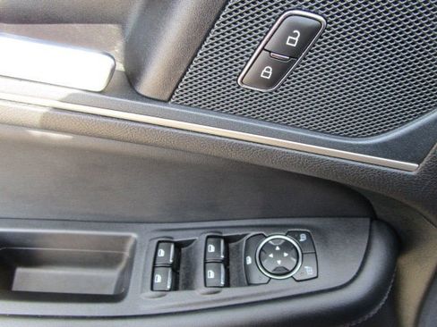 Used 2024 Ford Edge SEL image 13