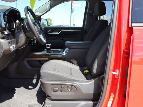 Used 2022 GMC Sierra 1500 Elevation w/ LPO, Elevation Black Package image 10