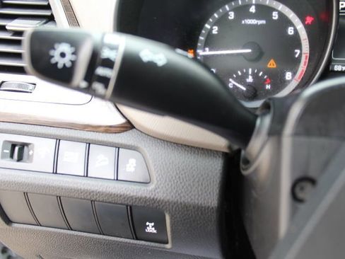 Used 2018 Hyundai Santa Fe Sport image 17