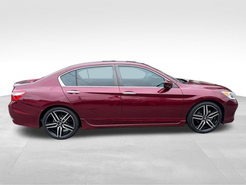 Used 2017 Honda Accord Sport image 8