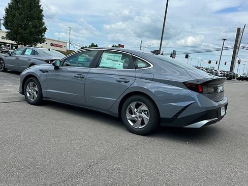 New 2026 Hyundai Sonata SE FWD image 2