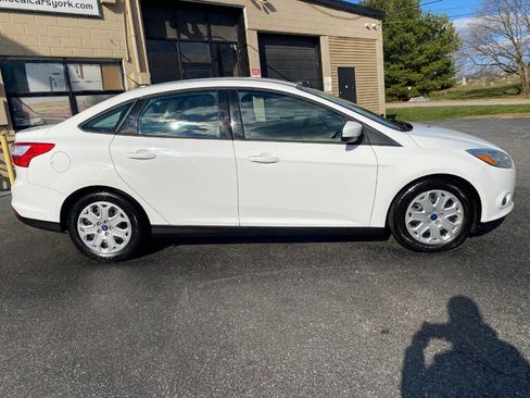 Used 2012 Ford Focus SE image 2