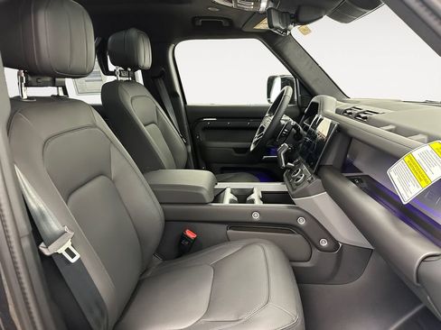 New 2026 Land Rover Defender 110 V8 AWD/4WD image 13