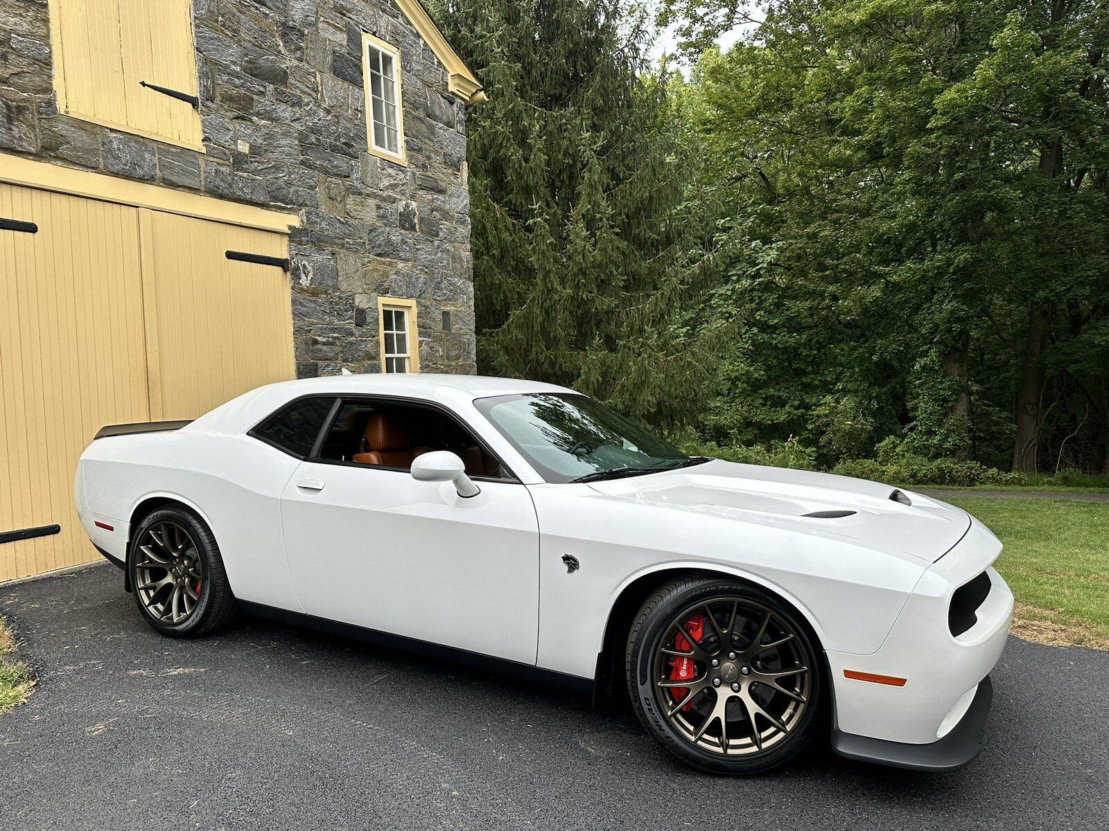Used 2015 Dodge Challenger SRT Hellcat RWD image 30