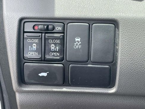Used 2011 Honda Odyssey EX-L image 18