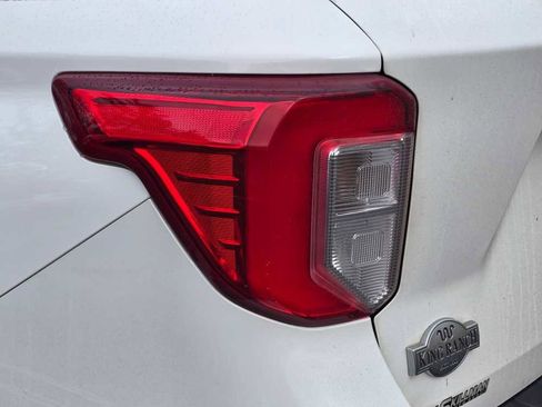 Used 2022 Ford Explorer King Ranch image 11