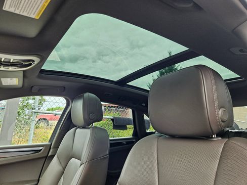 Used 2018 Porsche Macan S AWD/4WD image 22