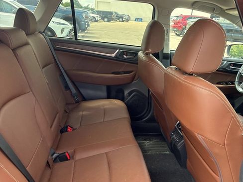 Used 2019 Subaru Outback 2.5i Touring w/ Popular Package #3A AWD/4WD image 5