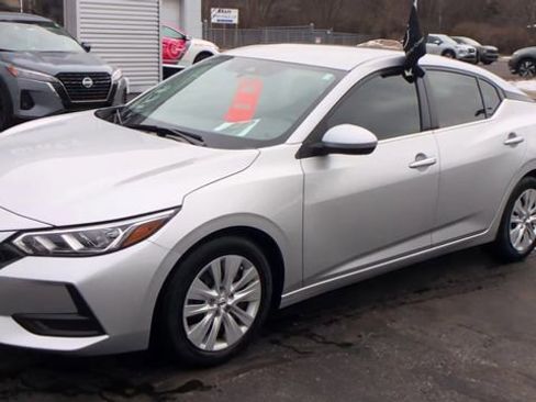 Certified 2023 Nissan Sentra S image 4