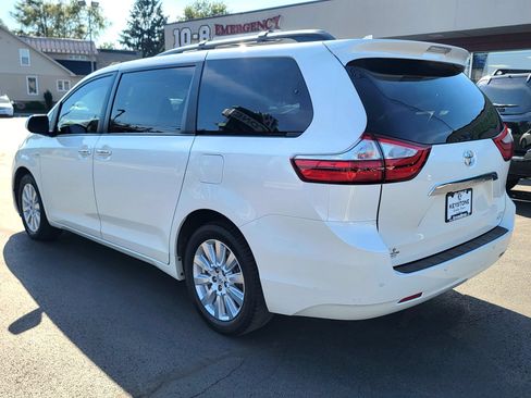 Used 2017 Toyota Sienna Limited Premium AWD/4WD image 7