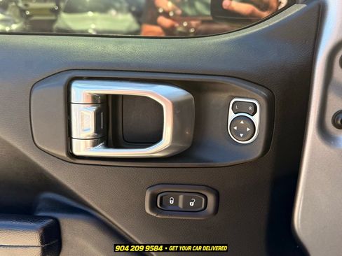 Used 2018 Jeep Wrangler Unlimited Sport S AWD/4WD image 15