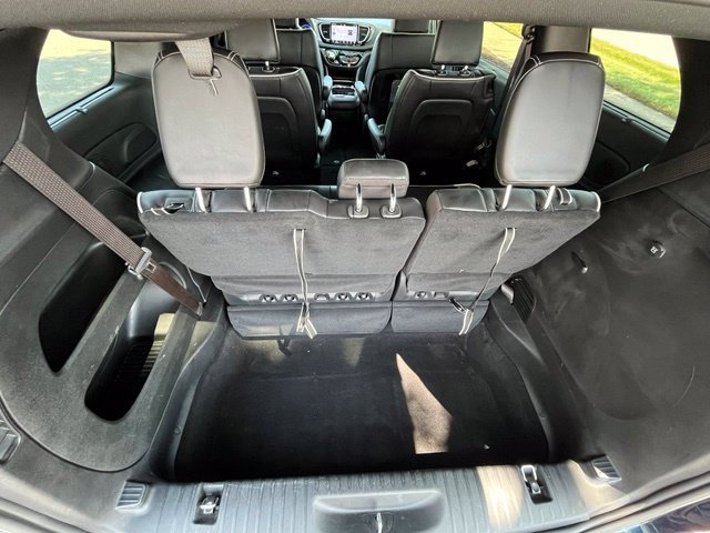 Used 2023 Chrysler Pacifica Limited w/ S Appearance Package AWD/4WD image 29