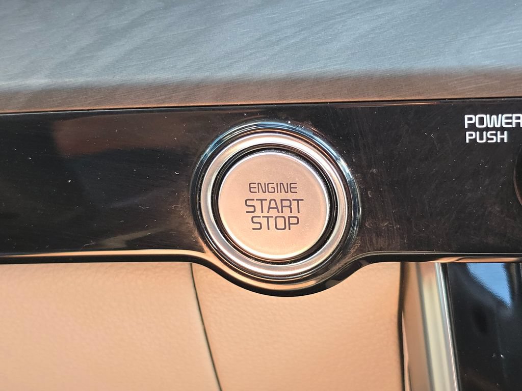 Used 2022 Kia Carnival EX FWD image 36