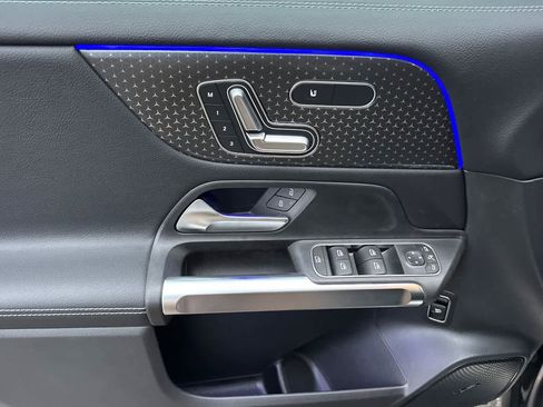 New 2026 Mercedes-Benz GLB 250 image 10