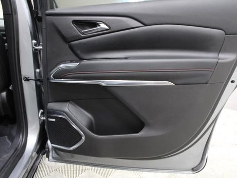 Used 2025 Chevrolet Traverse RS AWD/4WD image 31