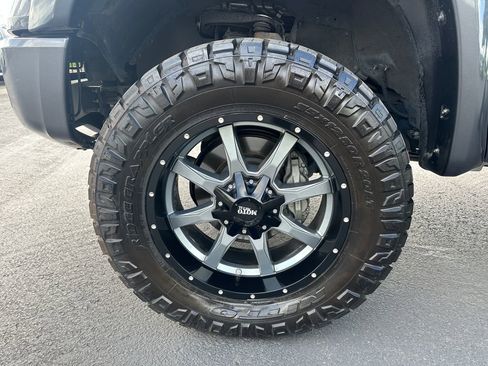 Used 2019 Toyota Tundra Platinum AWD/4WD image 12