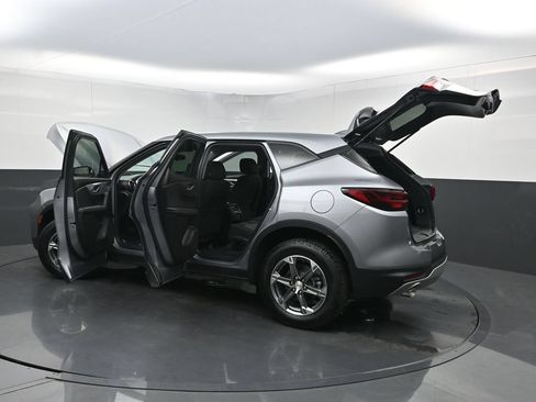 Used 2024 Chevrolet Blazer LT FWD image 35