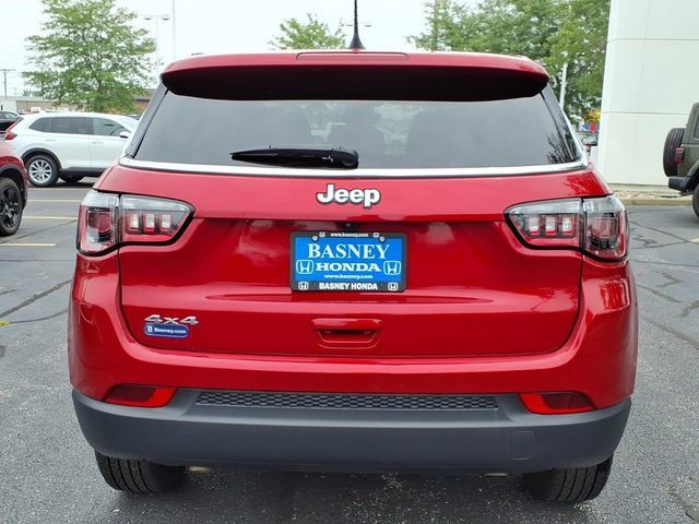 Used 2024 Jeep Compass Sport AWD/4WD image 8