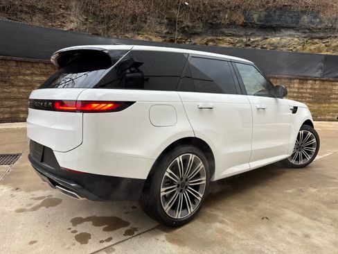 New 2026 Land Rover Range Rover Sport SE image 3