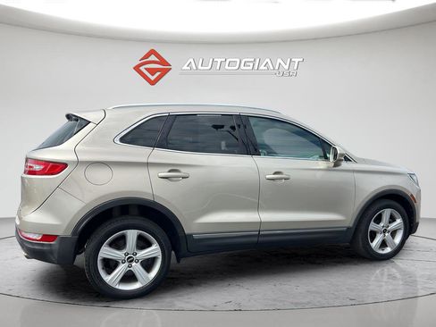 Used 2017 Lincoln MKC Premiere image 2