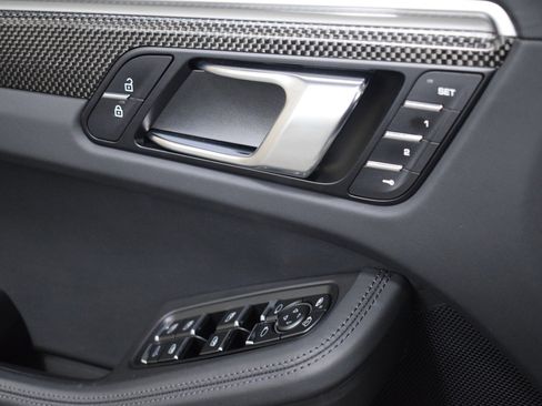 Used 2021 Porsche Macan GTS image 40