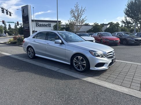 Used 2014 Mercedes-Benz E 350 Sedan image 7
