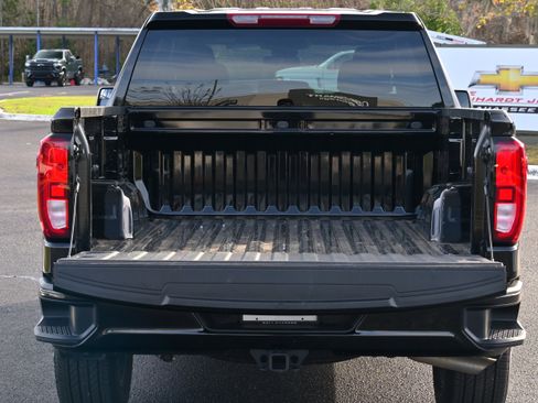 Used 2025 GMC Sierra 1500 Elevation image 32