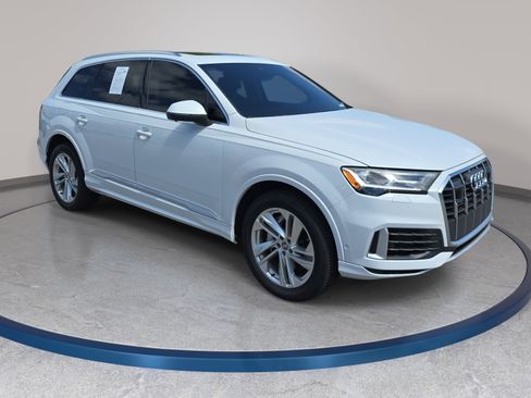 Used 2020 Audi Q7 3.0T Premium Plus w/ Premium Plus Package AWD/4WD image 3