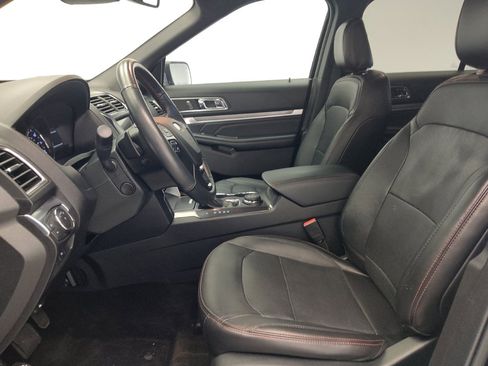 Used 2018 Ford Explorer Sport w/ Equipment Group 401A AWD/4WD image 17