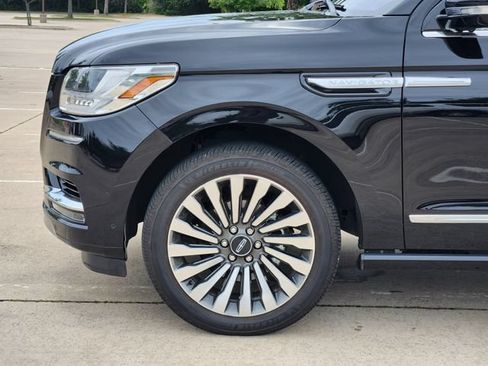 Used 2019 Lincoln Navigator Reserve AWD/4WD image 8