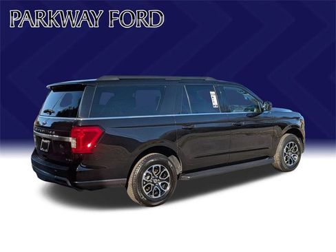 Used 2024 Ford Expedition Max XLT image 5