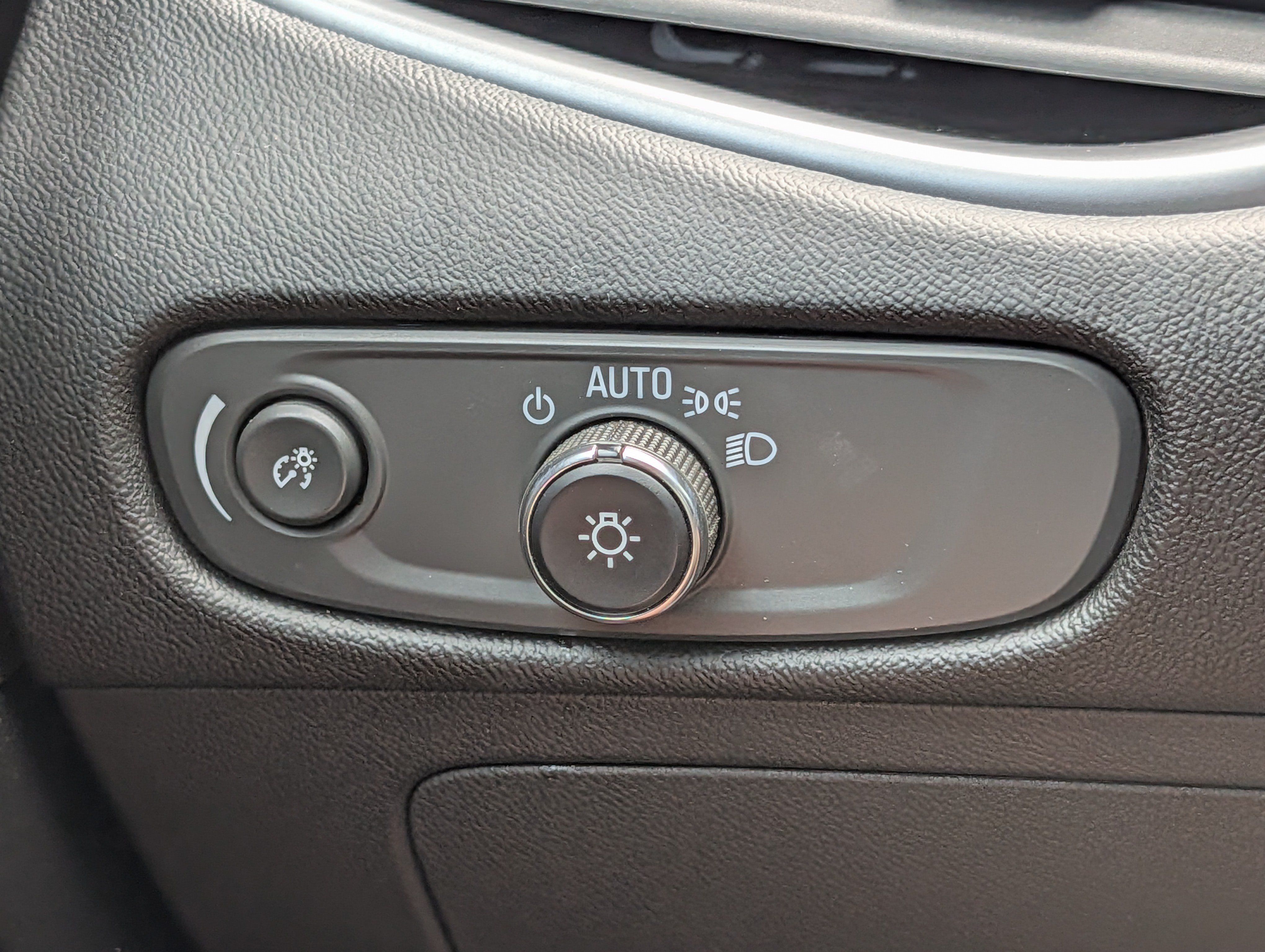 Certified 2025 Chevrolet Malibu LT FWD image 15