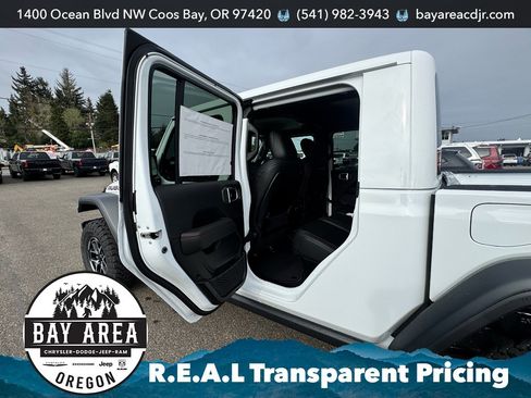 New 2026 Jeep Gladiator Rubicon w/ Steel Bumper Group AWD/4WD image 14