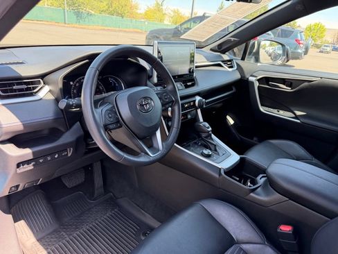 Used 2022 Toyota RAV4 XSE AWD/4WD image 17