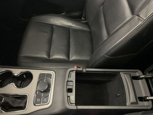 Used 2019 Jeep Grand Cherokee Limited w/ Trailer Tow Group IV AWD/4WD image 60