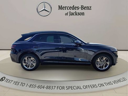 Used 2025 Genesis GV70 2.5T AWD/4WD image 6