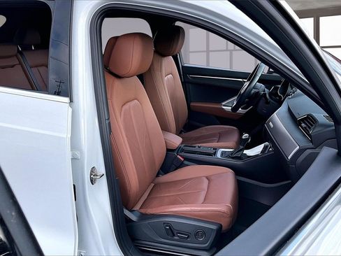 Used 2022 Audi Q3 2.0T Premium Plus w/ Premium Plus Package image 7